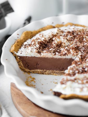 inside view of vegan chocolate cream pie