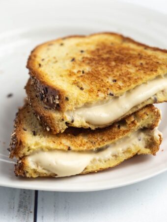 grilled cheese sandwich with oozing mozzarella